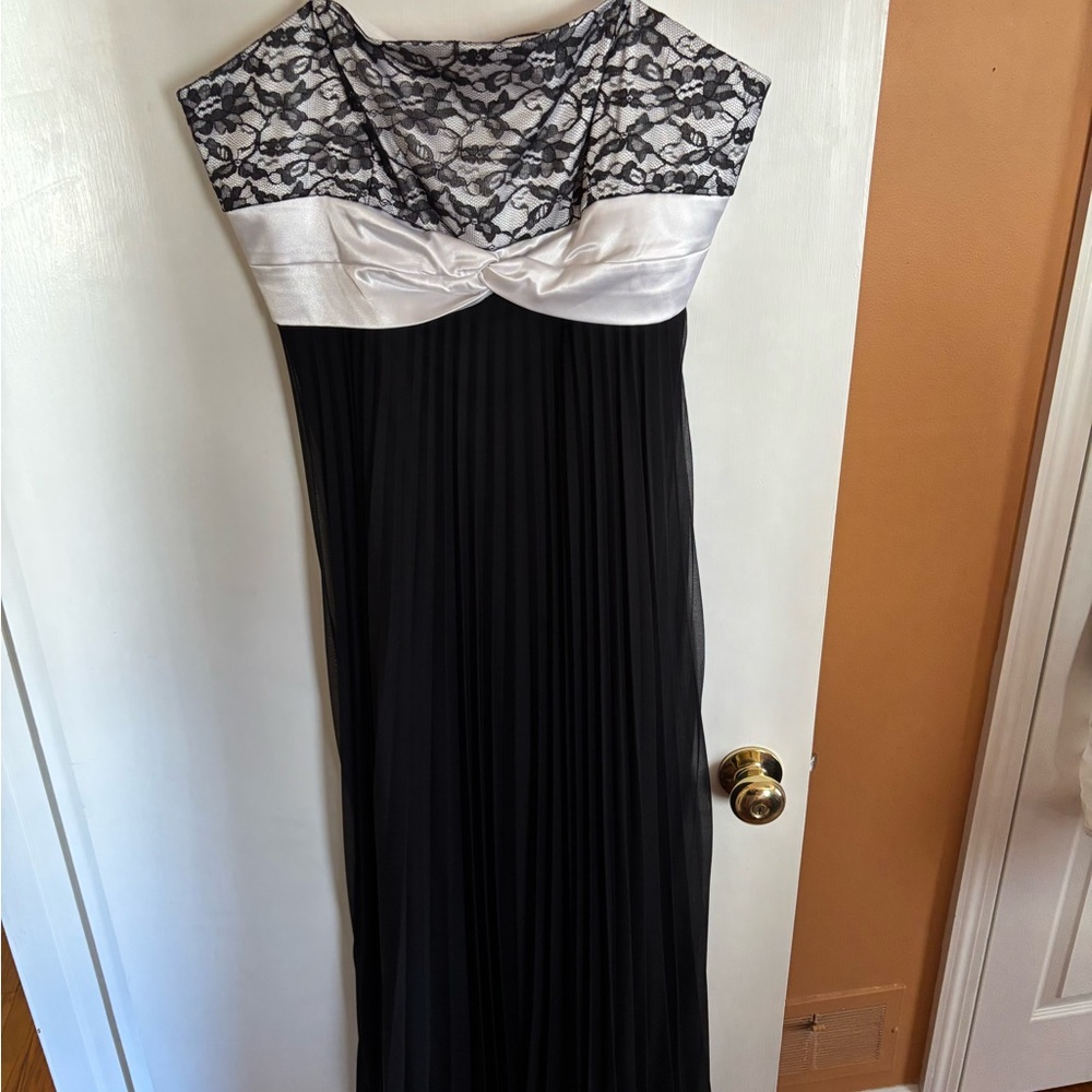 Elegant Black and White Lace Dress